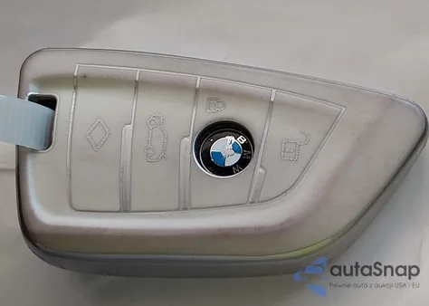 2017 BMW X1 xDrive28I из США, поврежденный, VIN WBXHT3C3XH5F85868